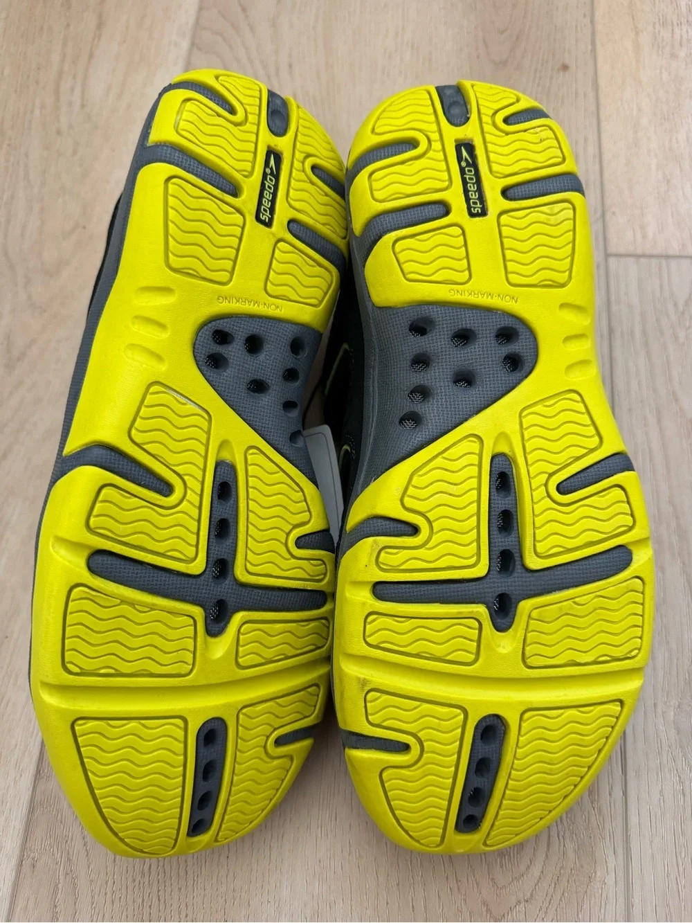 NWT Speedo Men’s Black & Lime Water Shoes Hydrocomfort size 8